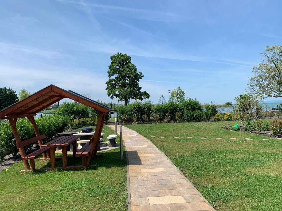 Balatonboglar - Golden Bridge Apartments מראה חיצוני תמונה