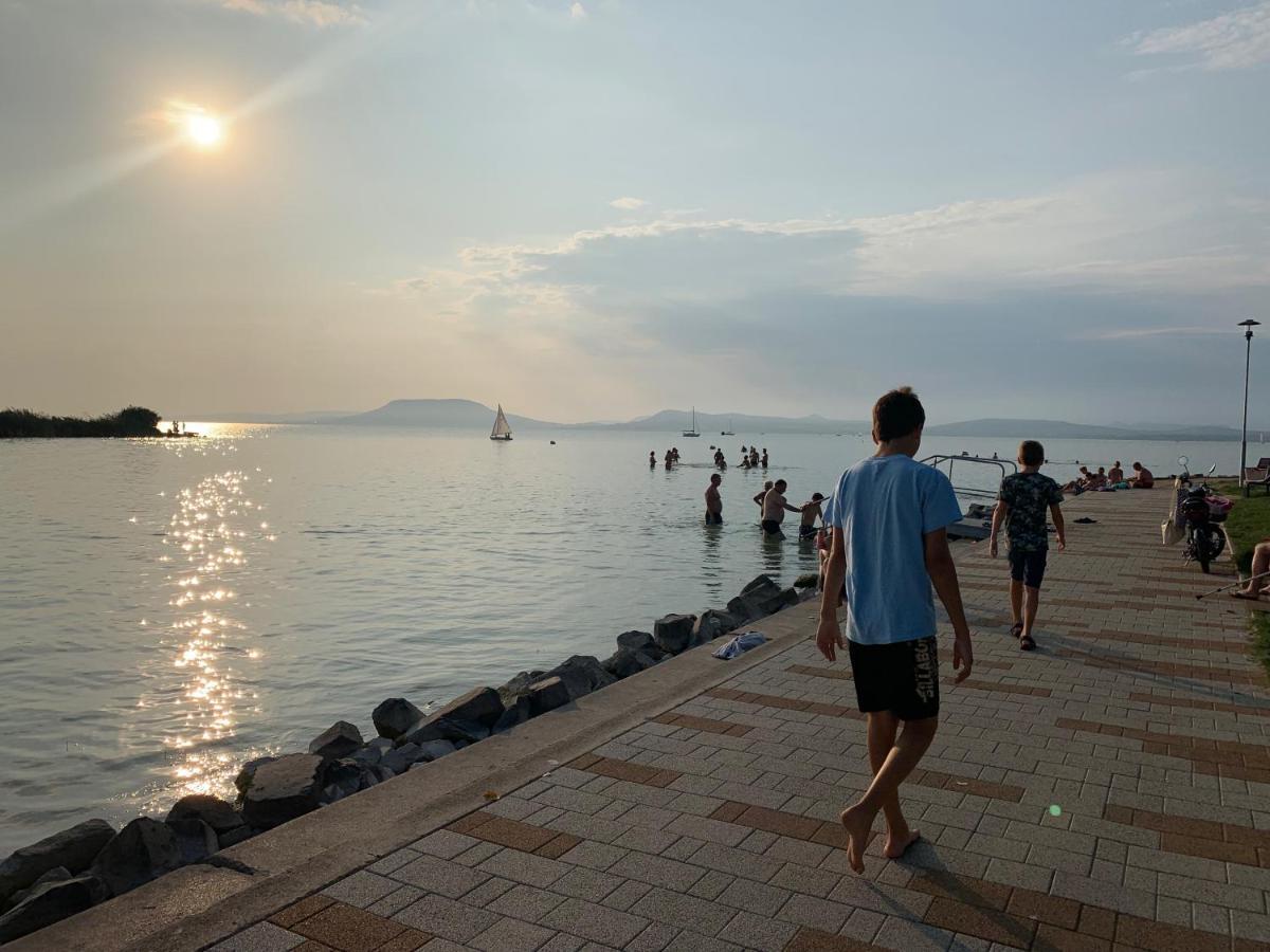 Balatonboglar - Golden Bridge Apartments מראה חיצוני תמונה